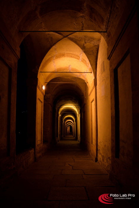 Archi e luci - Portico a Bologna